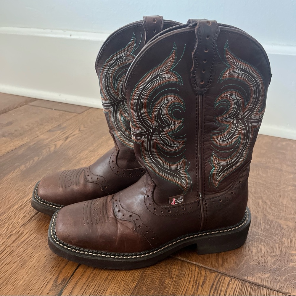 Justin Women’s Inji II Gypsy Western Boot Distressed Cowgirl Boots Square Toe 6B